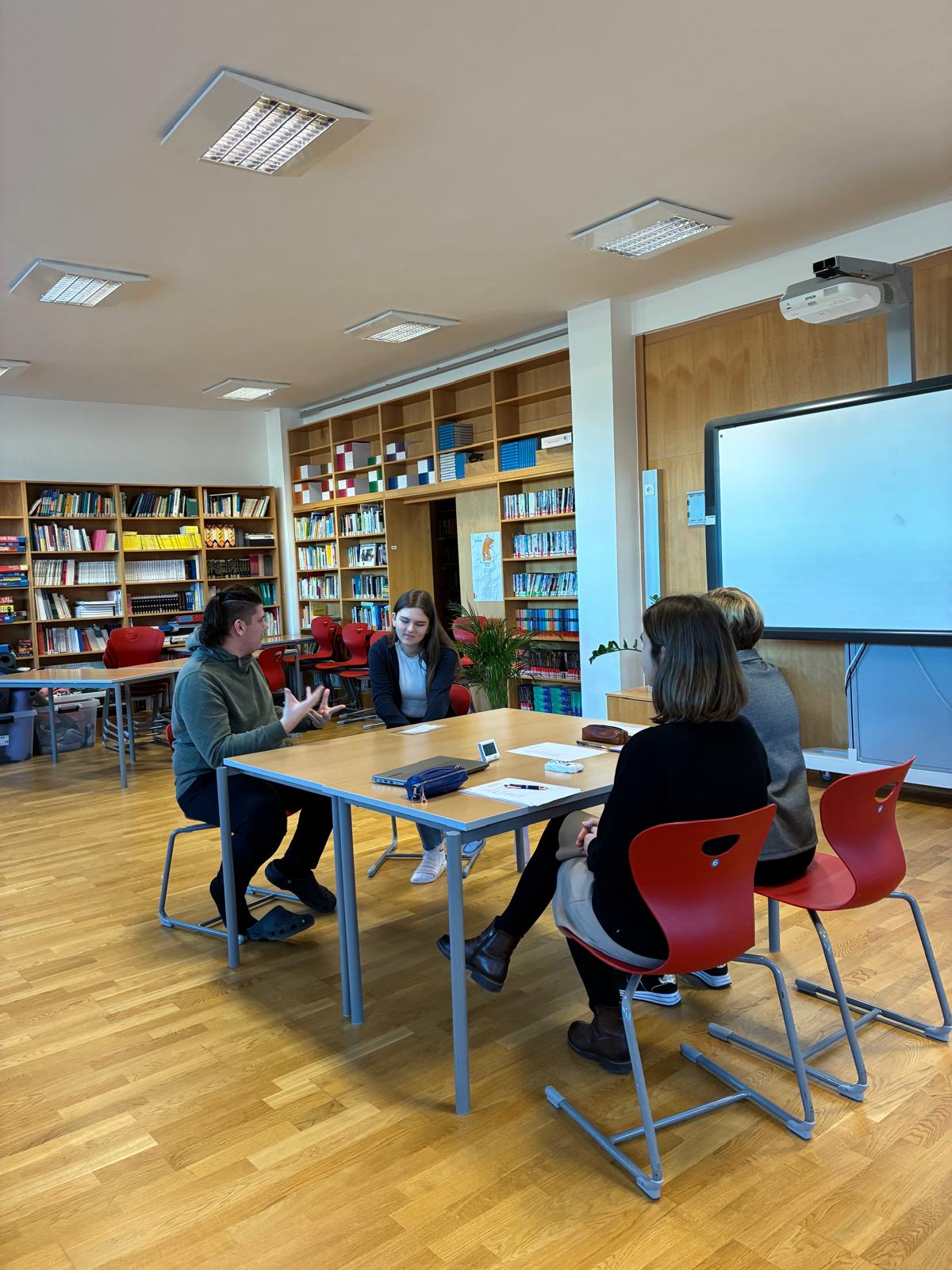 915c33ac-4f9d-4e84-8c00-8ade53faa0b5